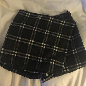 Brandy Melville adorable skort!